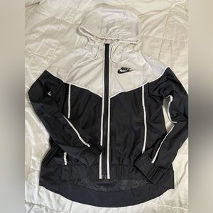 Womens Nike Windbreaker